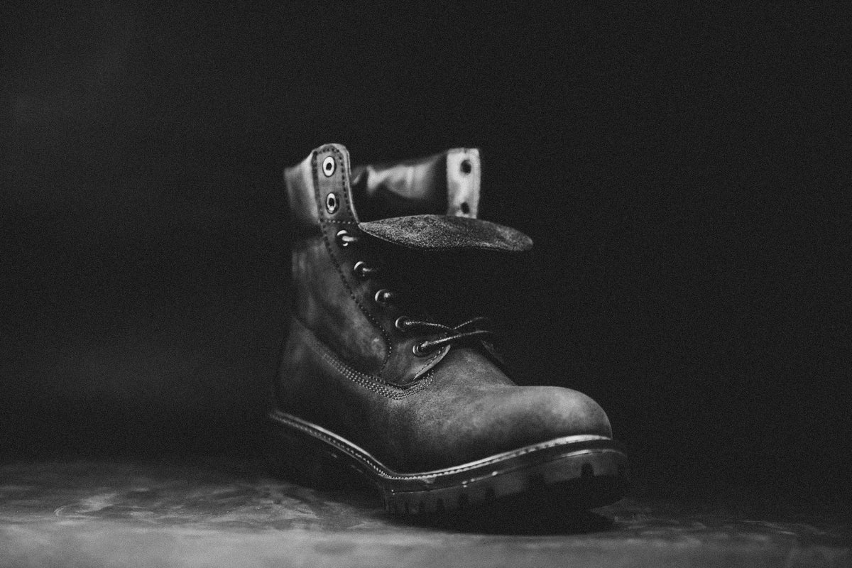 BLACK TIMBS