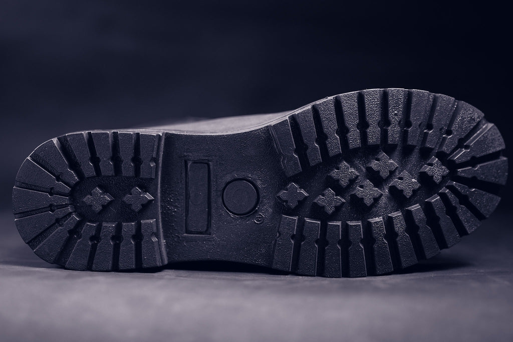 BLACK TIMBS