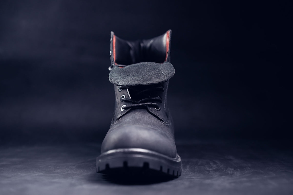 BLACK TIMBS